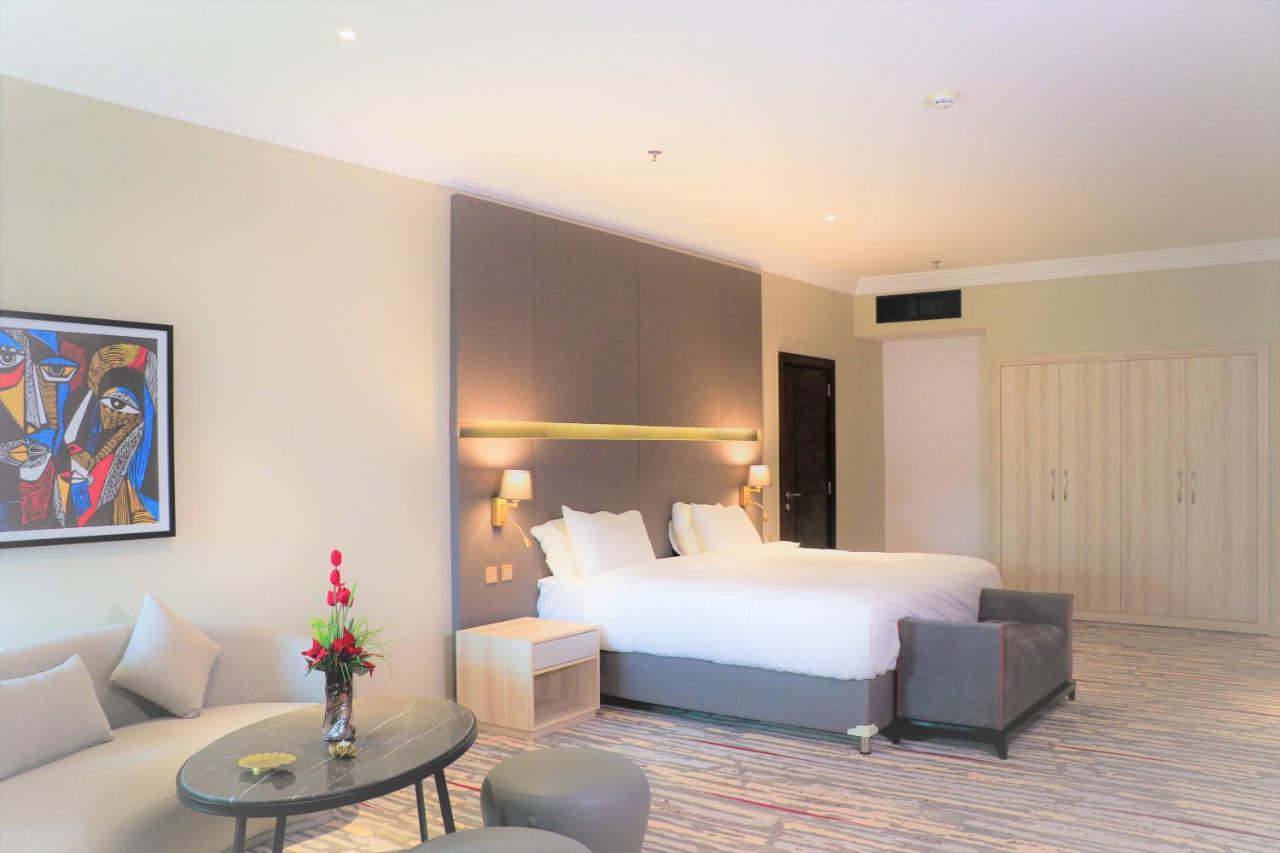 فندق Ramada By Wyndham Doha Old Town المظهر الخارجي الصورة